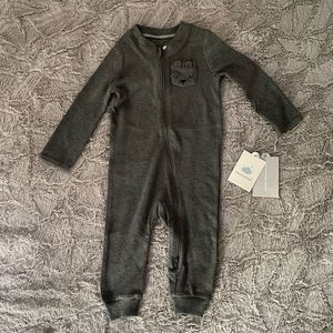 ⭐️NWT Cloud Island 12 Month Onesie